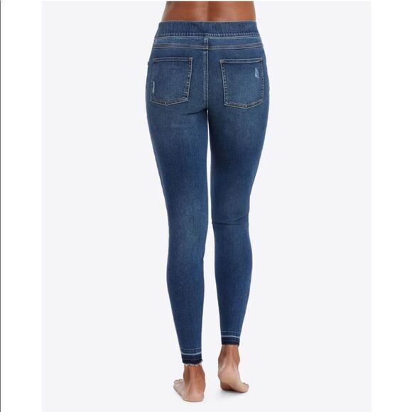 ✨ SPANX DISTRESSED SKINNY JEANS✨ - Picture 7 of 13